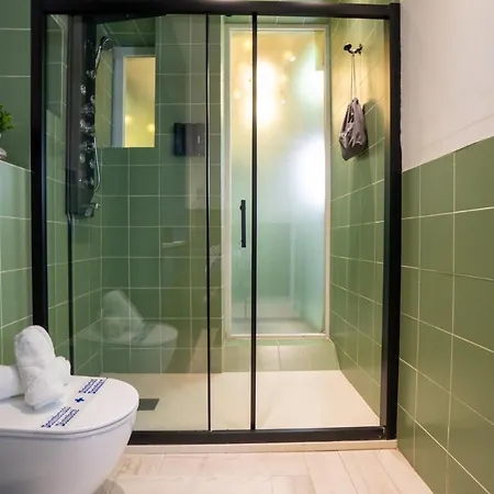 Cozy Apartment Puerta Del Sol & Private Patio Madrid Exterior photo