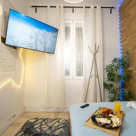 Cozy Apartment Puerta Del Sol & Private Patio Madrid Exterior photo
