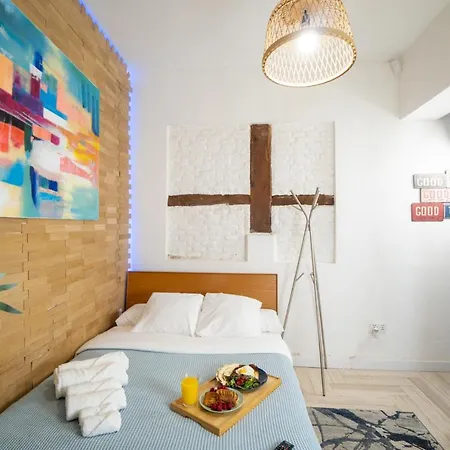 Cozy Apartment Puerta Del Sol & Private Patio Madrid Exterior photo